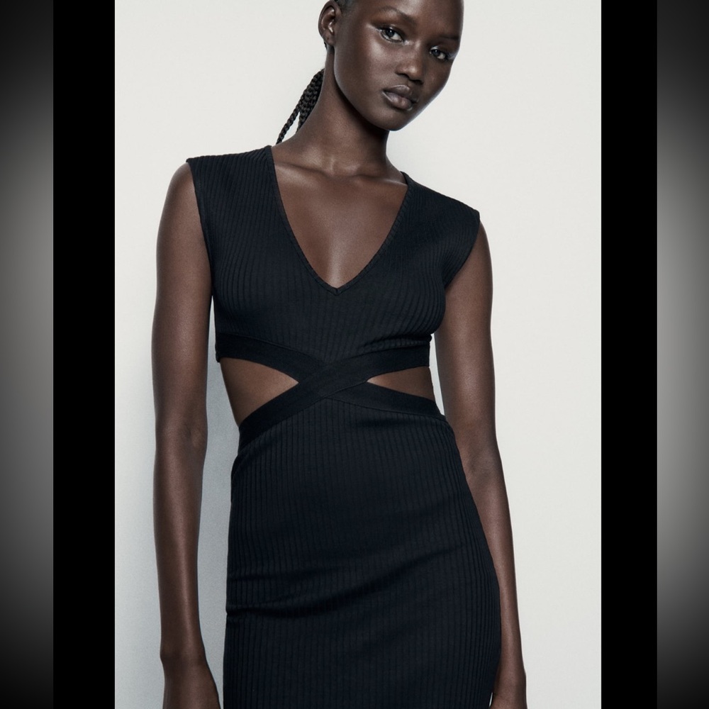 CUT OUT FITTED RIB DRESS - Picture 4 of 9